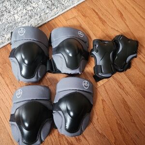 Kids Knee, Wrist and Elbow Pad Set